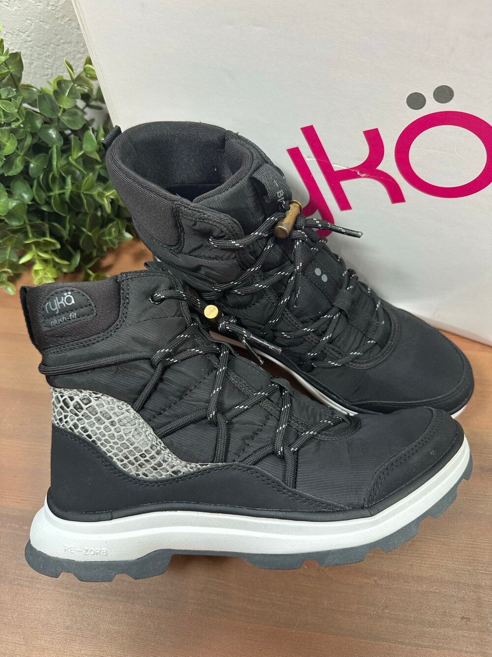 Ryka Women's Brae Water Repellant Ankle Boots Black Size 5